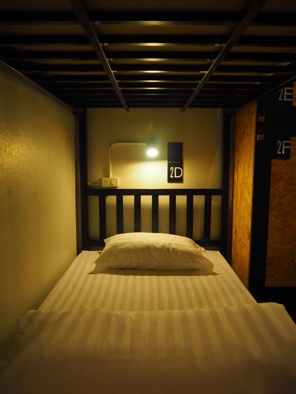 Eden Walking Street Hostel Chiang Mai Zimmer foto