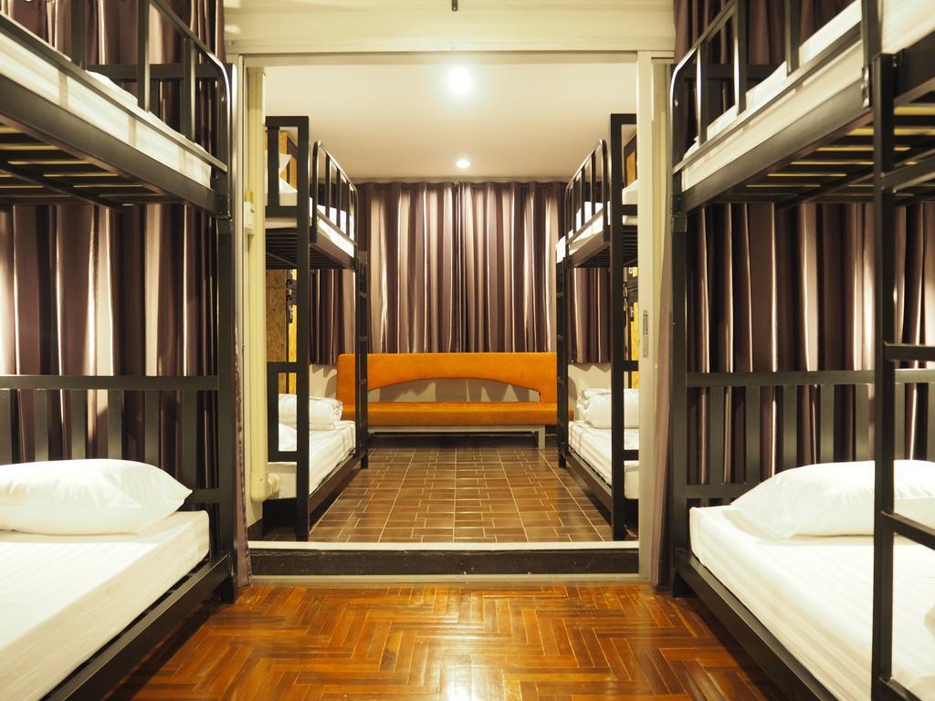 Eden Walking Street Hostel Chiang Mai Zimmer foto