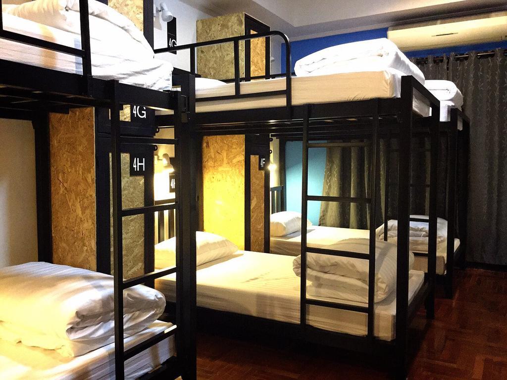 Eden Walking Street Hostel Chiang Mai Zimmer foto