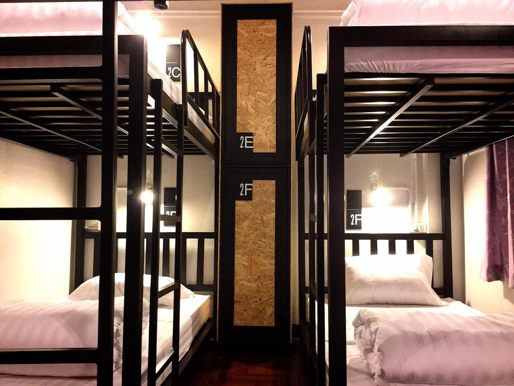 Eden Walking Street Hostel Chiang Mai Zimmer foto