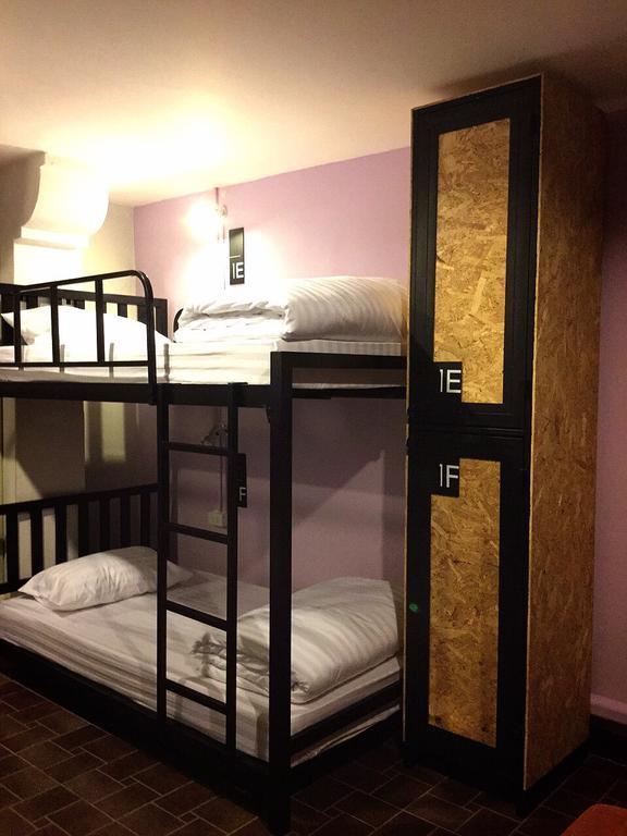 Eden Walking Street Hostel Chiang Mai Zimmer foto