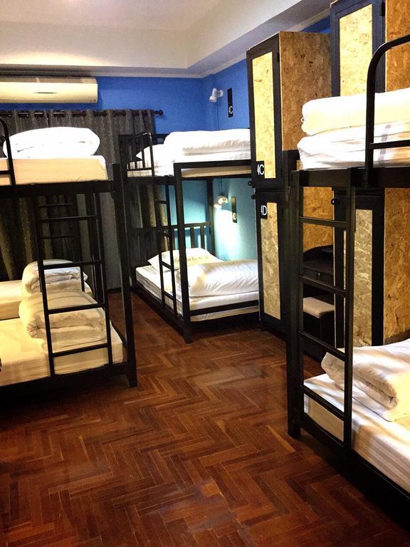 Eden Walking Street Hostel Chiang Mai Zimmer foto