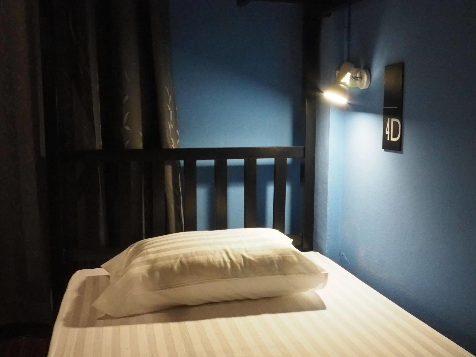 Eden Walking Street Hostel Chiang Mai Exterior foto