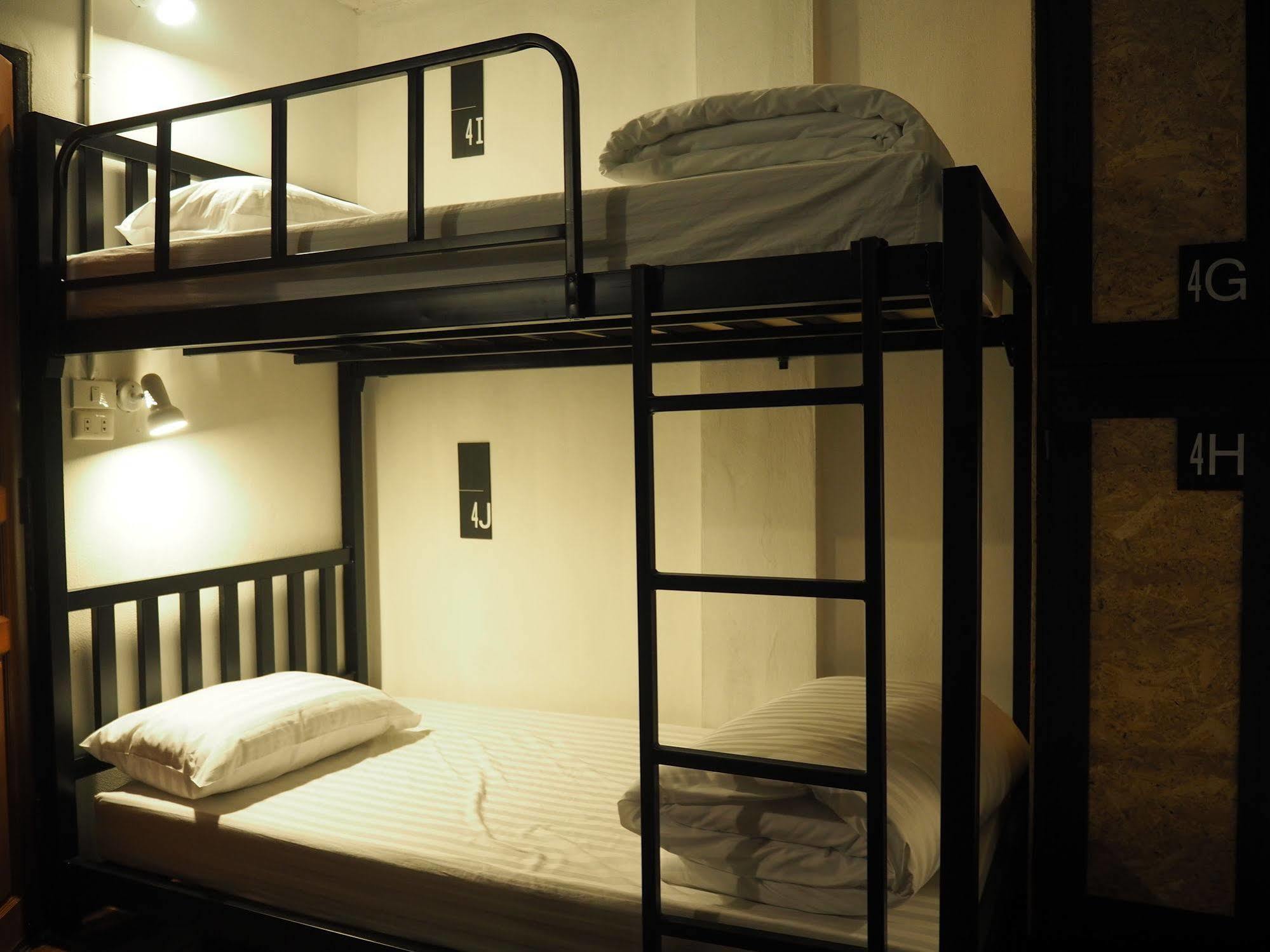 Eden Walking Street Hostel Chiang Mai Exterior foto