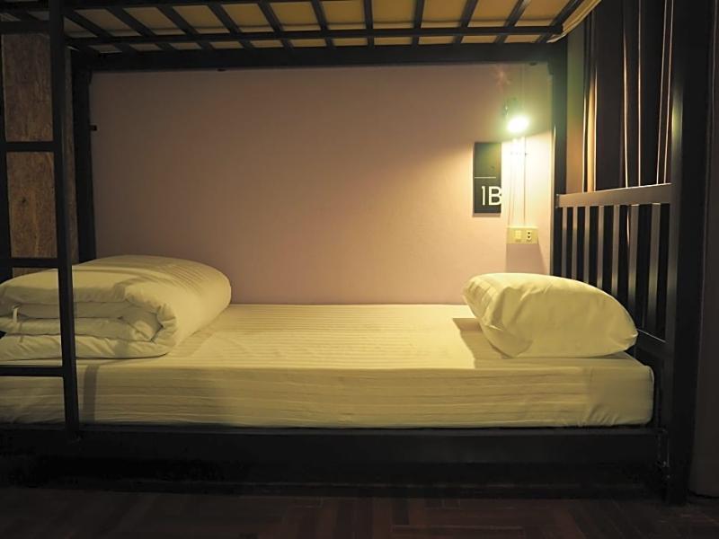 Eden Walking Street Hostel Chiang Mai Exterior foto